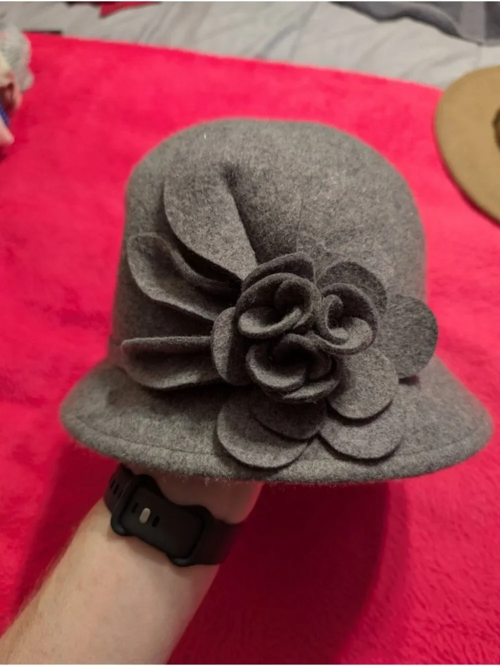Nine West 100 Wool Felt Cloche Hat Womens Gray Flower Accent Winter Bucket Cap